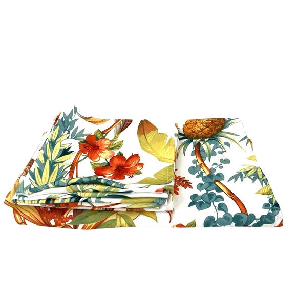 Tommy Bahama pineapple floral tropical tablecloth and napkins set - Picture 3 of 6